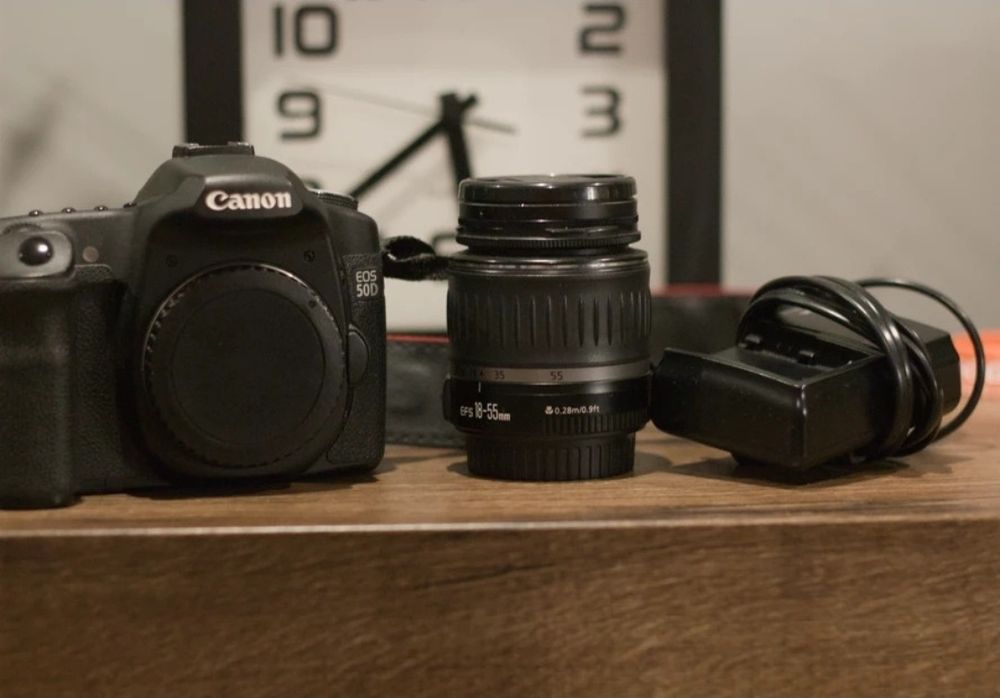 Canon eos 50 D z obiektywem