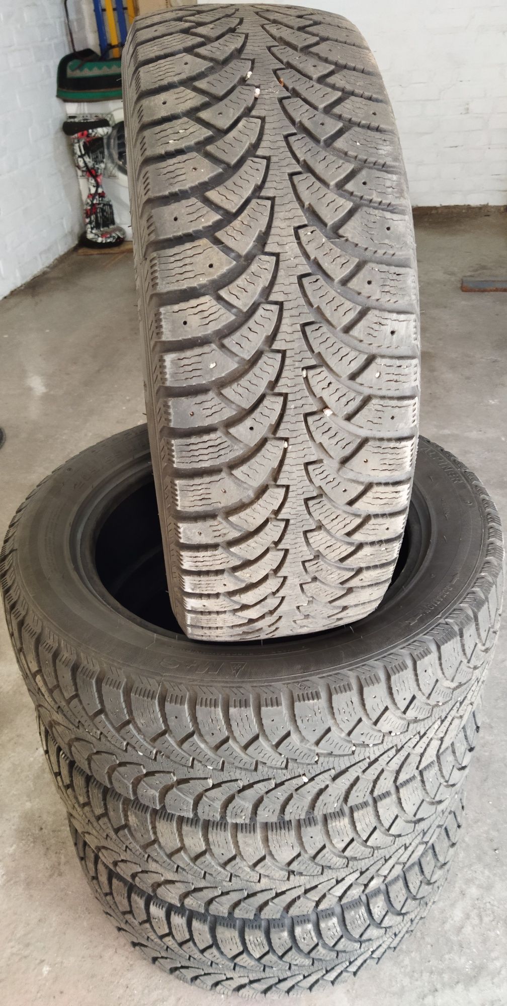 Зимові шини 205/55 R16