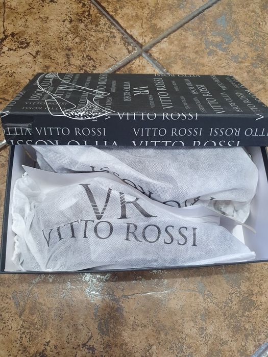 Продам Кожаные Туфли VITTO ROSSI размер 40