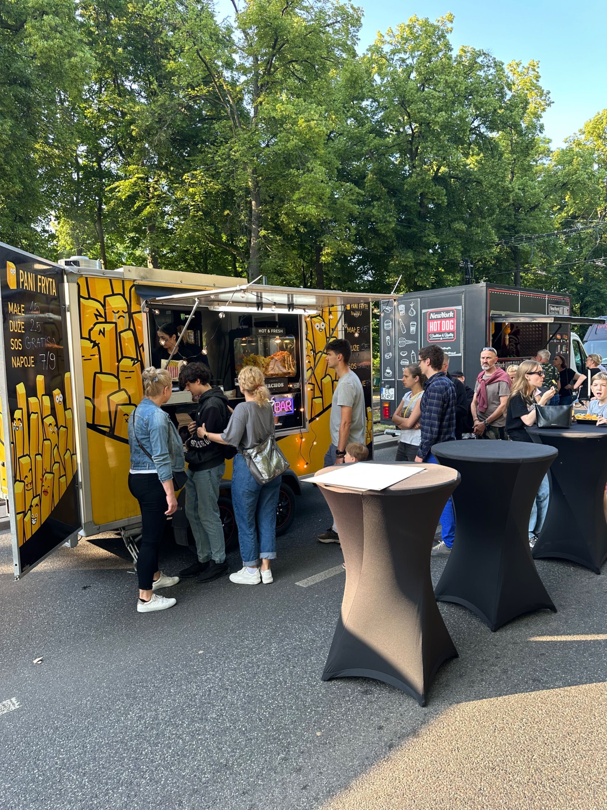 Pikniki Gill Impreza firmowa Event Osiemnastka Catering Piwo Foodtruck