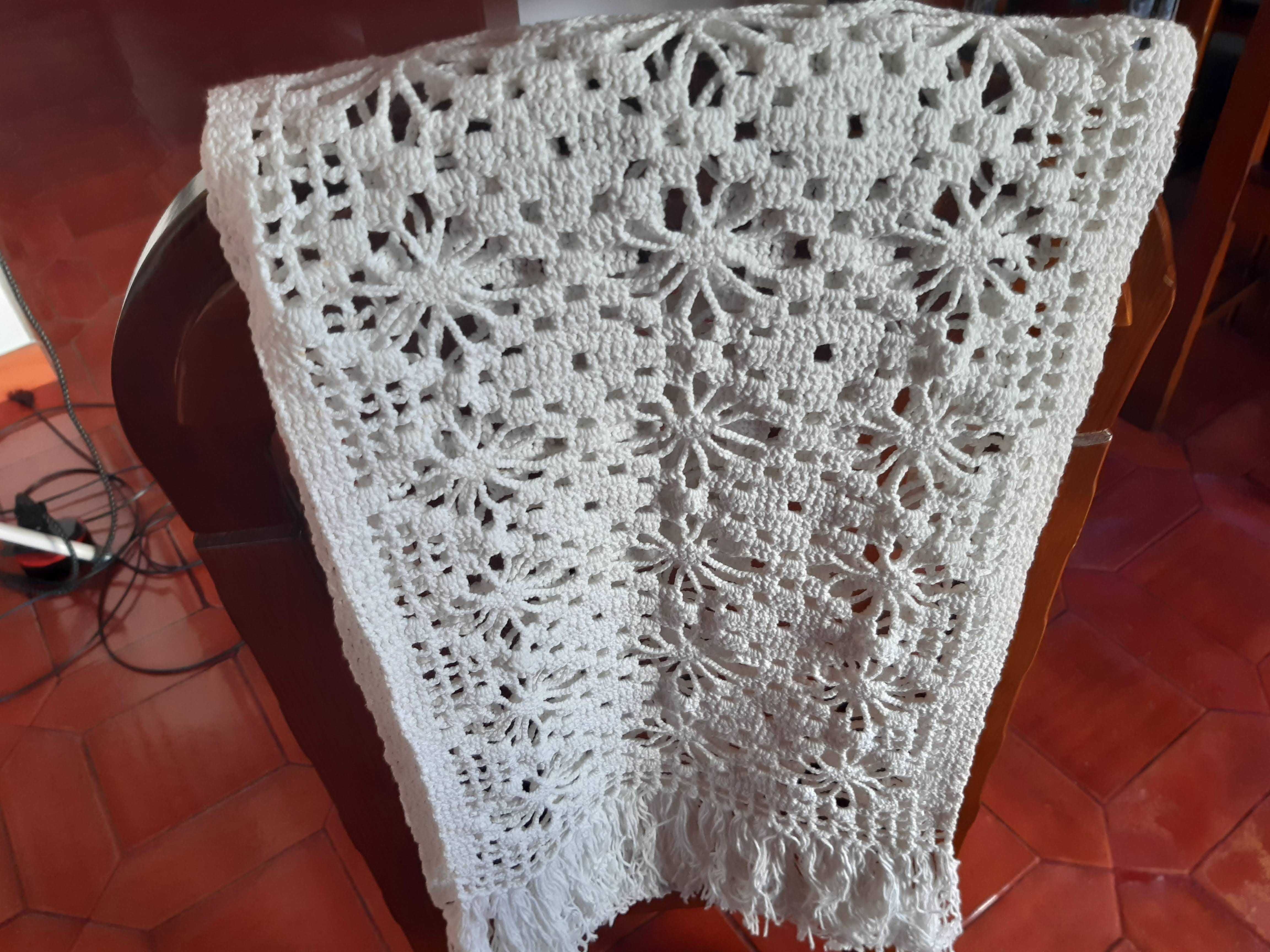 Naperon crochet, vintage, 1metro e 50cm, nunca usado