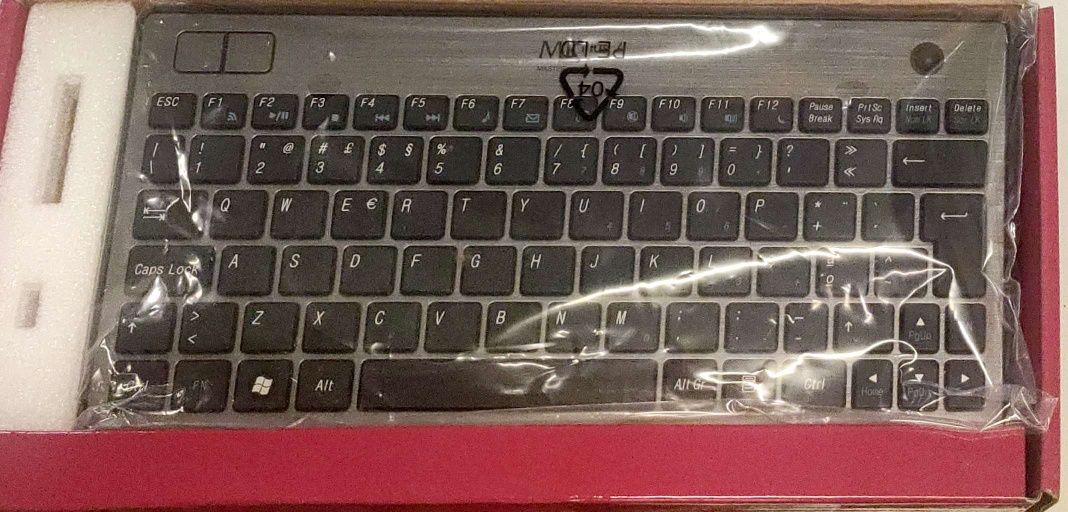 Media center mini keyboarde