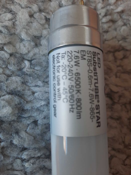 2x Lâmpadas LED tubo T8 60cm  7.6W  6500K  800lm - Osram