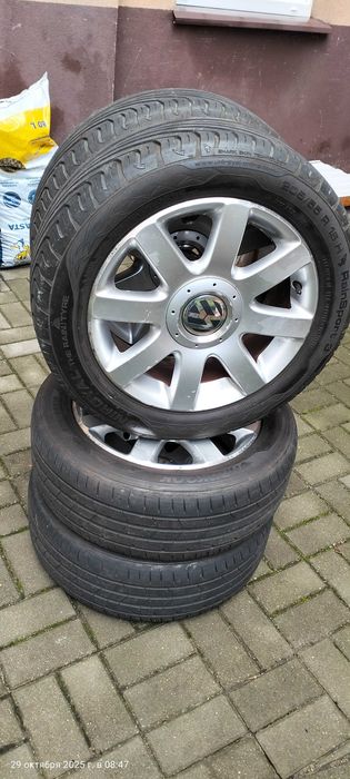 Sprzedam tanie opony 5 letnie z felgami R 16/205*55 w stanie idealnym