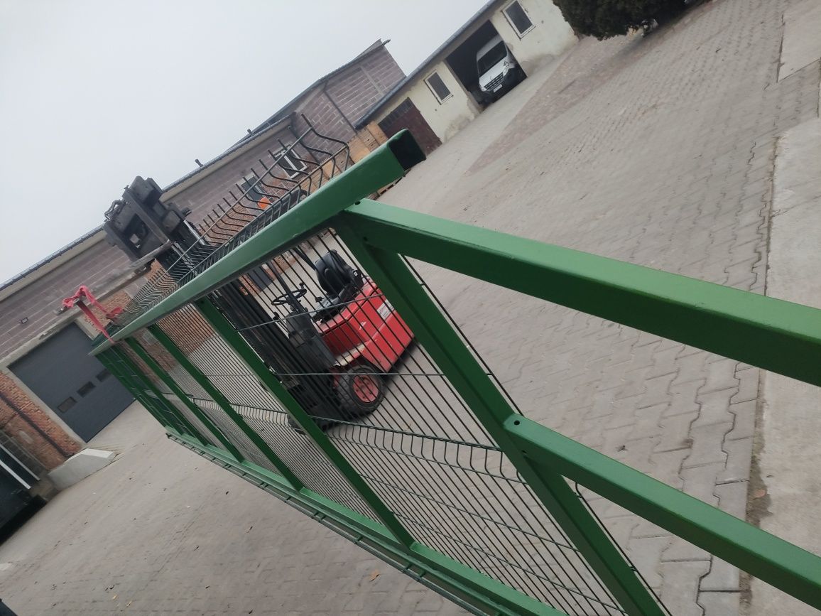 Brama przesuwna pod automat