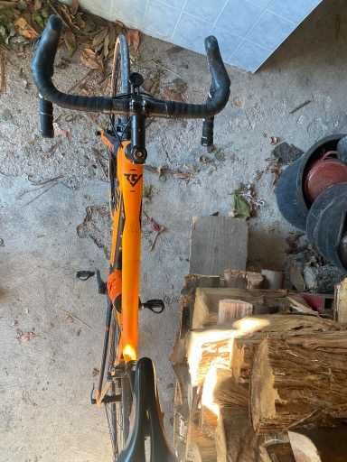 Bicicleta + Sapatos de Ciclismo - Como Novos!