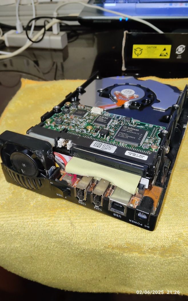 Caixa de disco externo IDE com disco de 250gb a funcionar