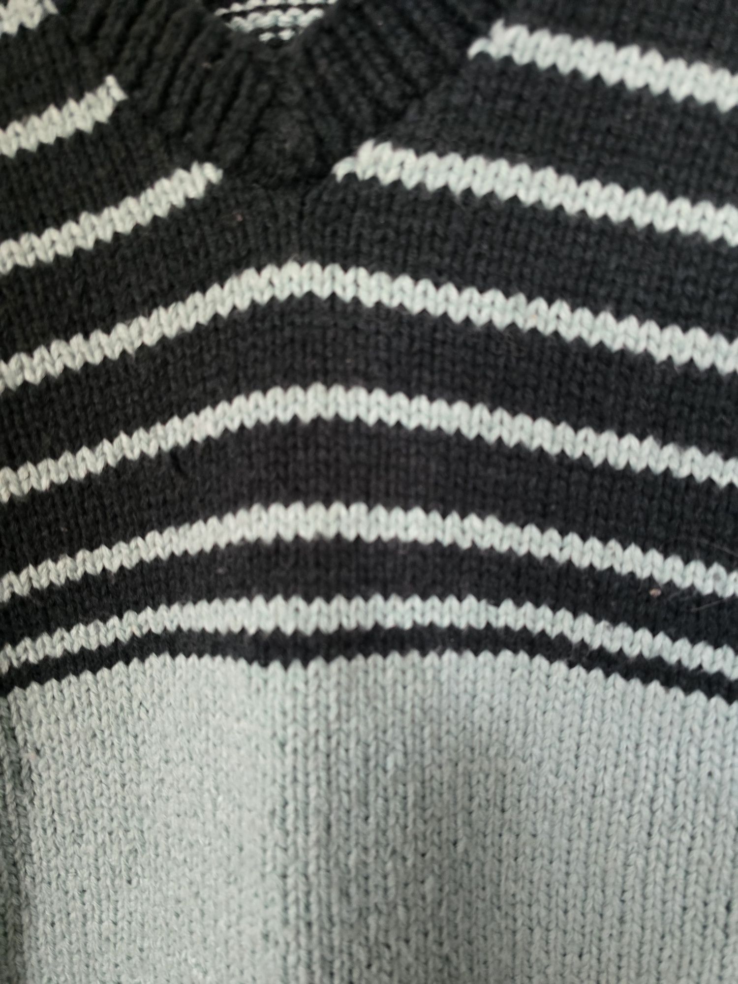 Gruby sweter ręcznie dziergany