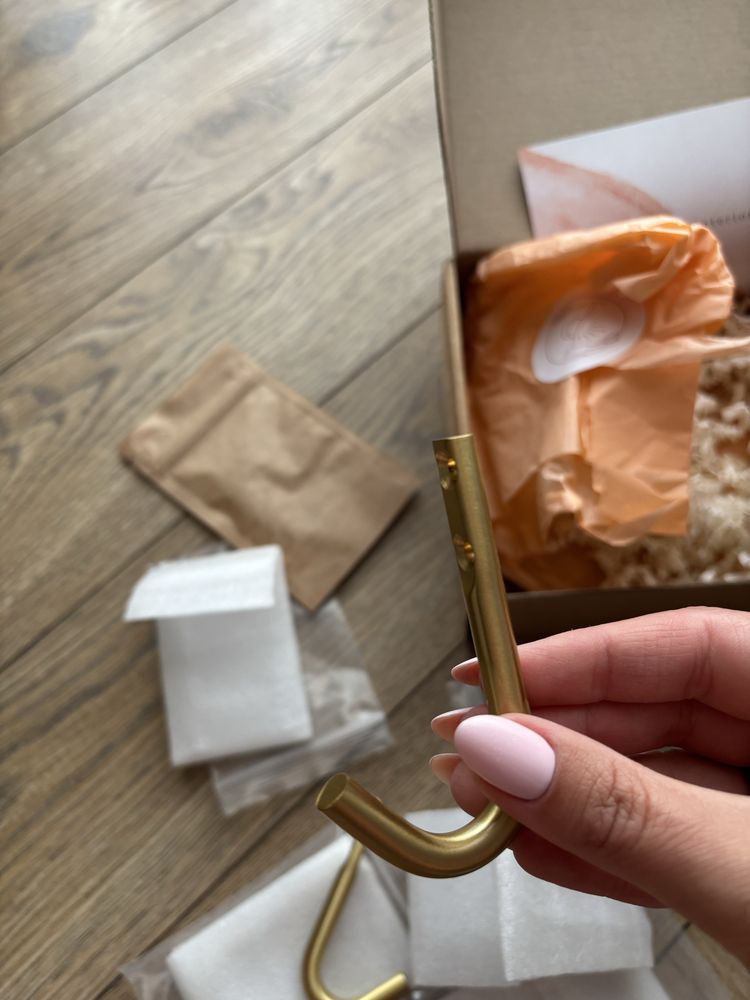 Mosiężny wieszak meblowy Opa Interiors Simple