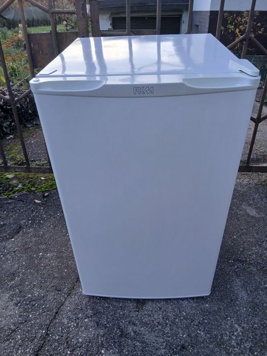 Mała zamrażarka 4-ro szufladowa firmy PKM w bardzo dobrym stanie.