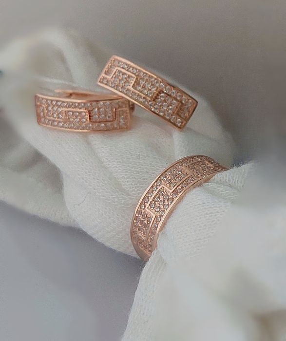 Золоті сережки "Яскравий Лабіринт" 585 проба нові