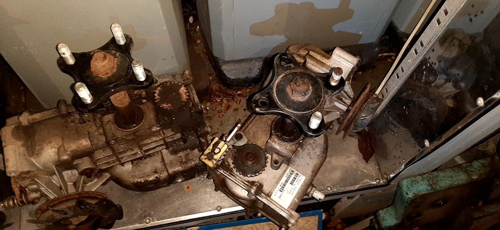 Трактор - газонокосарка запчасть