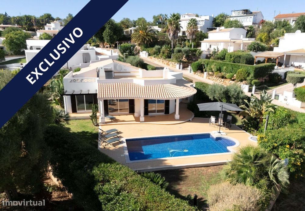 Moradia Térrea T4 Isolada em Albufeira – Um Refúgio de Luz, Conforto e