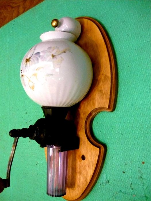 Кофемолка ручная настенная, интерьерная "Мельница"- СССР.