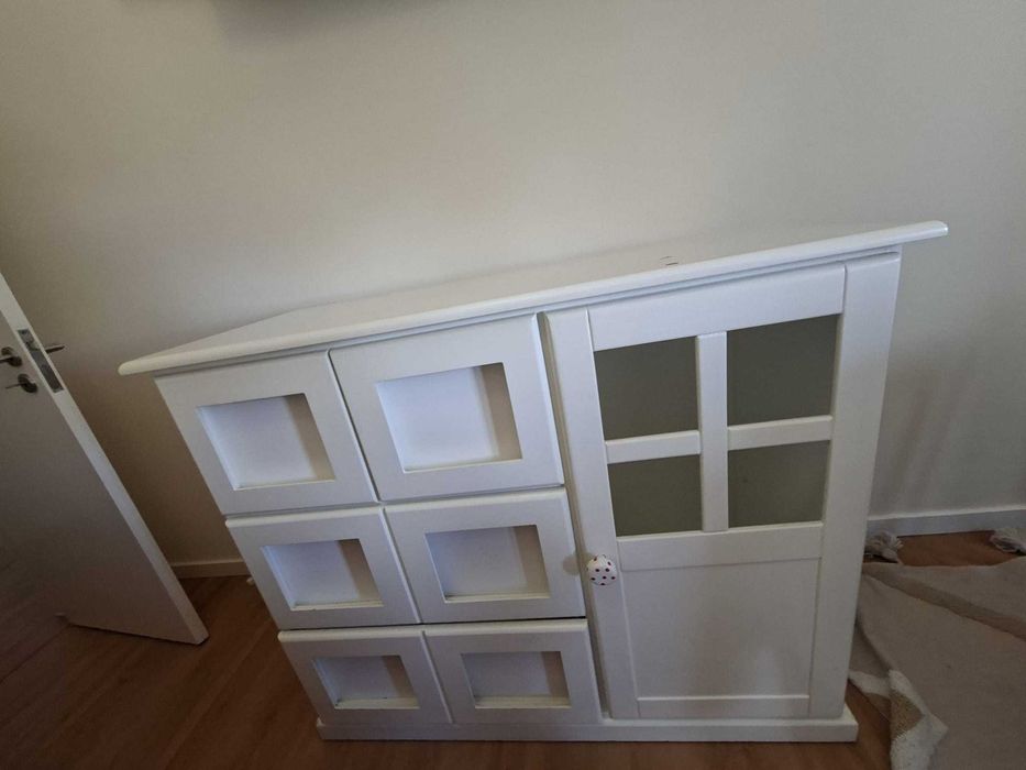 Cómoda Ikea + muda fraldas para quarto de bebé