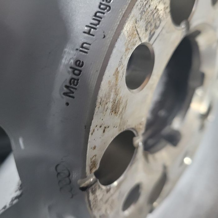 Koła zimowe oryginalne Audi A4 b5 b6 b7 A6 C6 205.55.16 Continental 8m