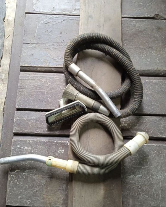 Шланги ,щітки до пилососа