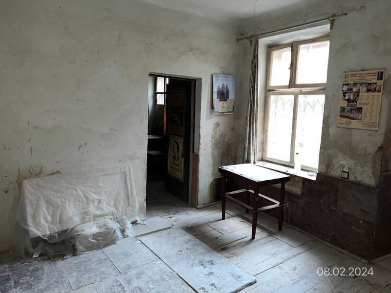 Продаж приміщень 101м2 м. Львів, вул. Героїв УПА, 36