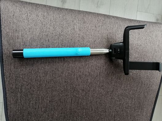 Selfie Stick extensivél com cabo de 110cm