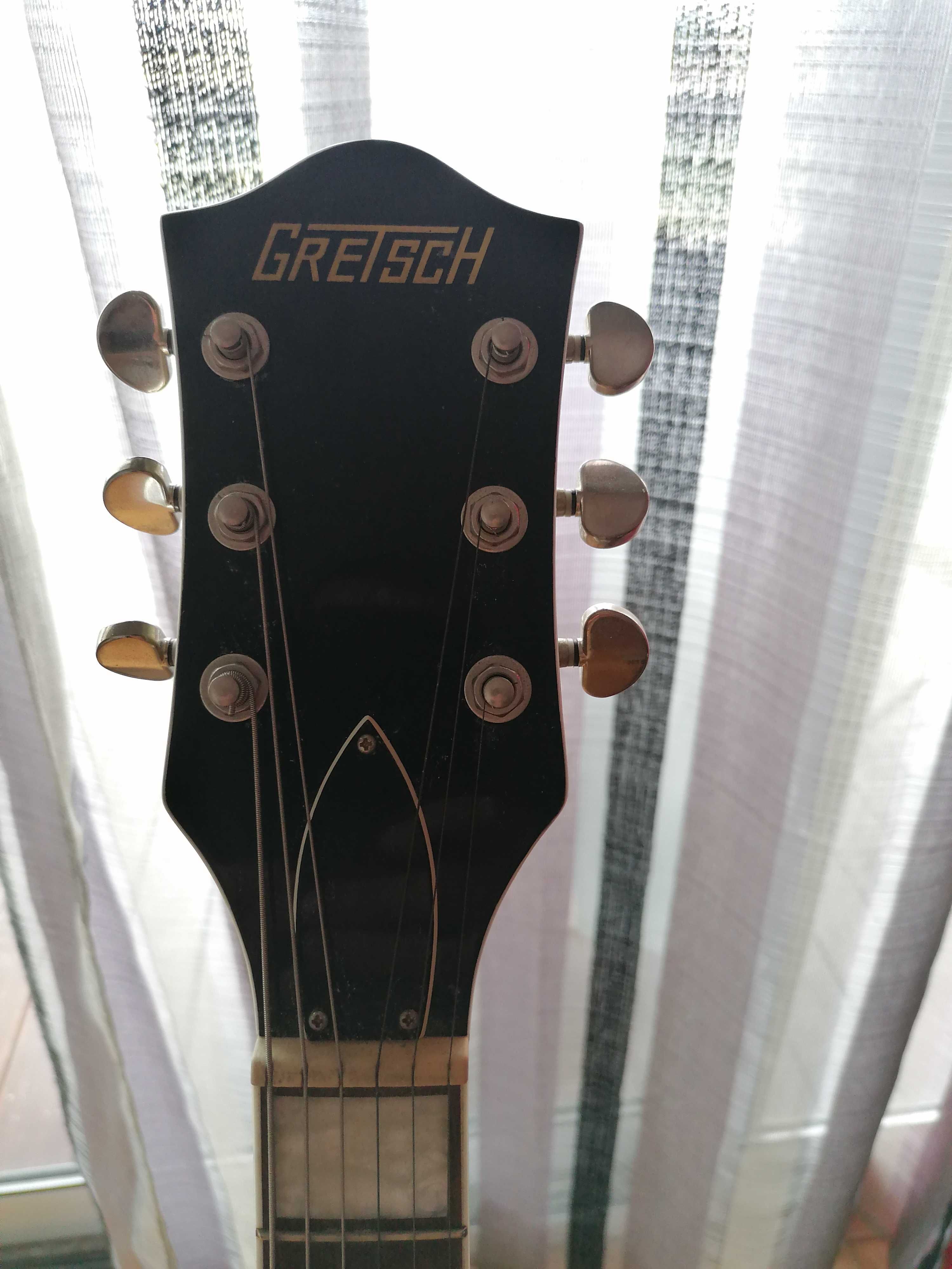 Guitarra Gretsch G2420T/GD Streamline hollow body com Bigsy