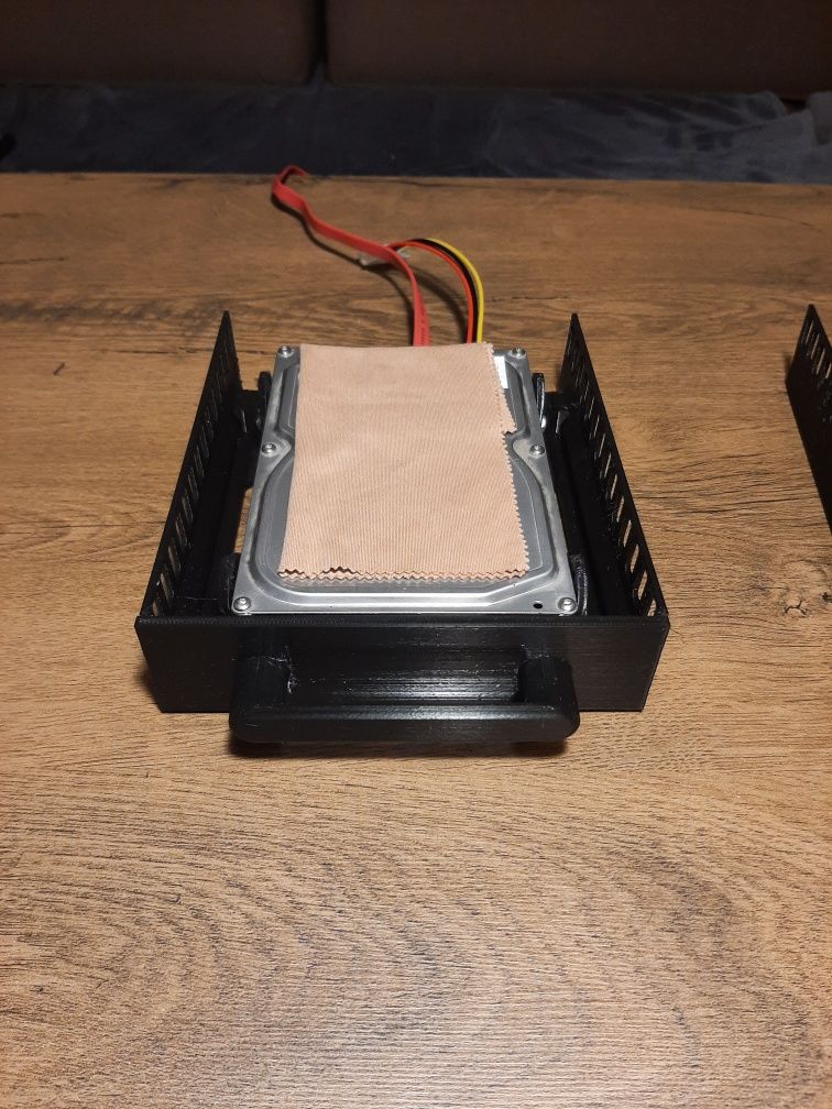 Adapter na dysk 3,5 cala do zatoki 5,25 Wydruk 3D
