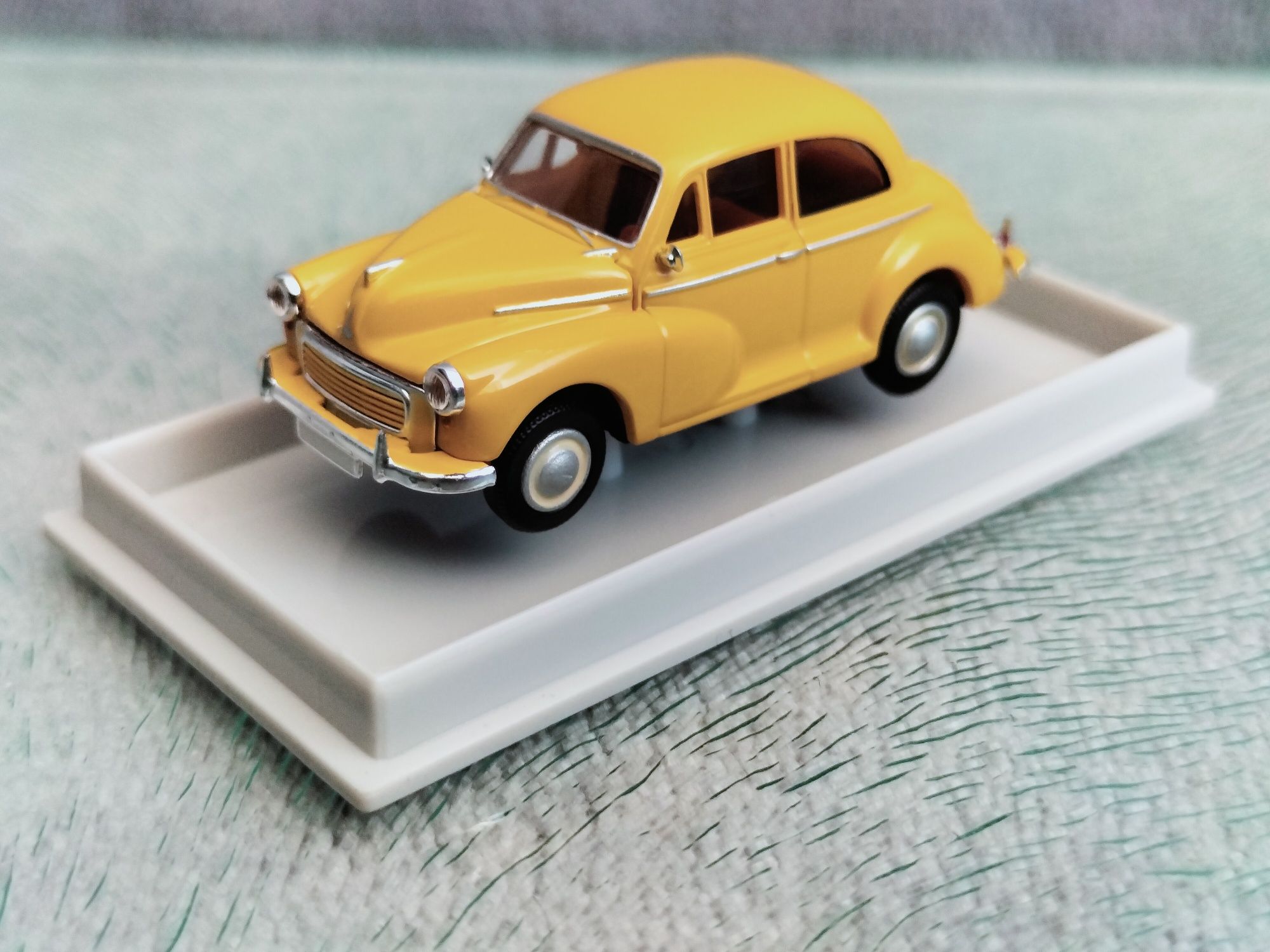 Brekina 1/87 Morris Minor 1000 (LHD) Model. 15206 Skala 1:87