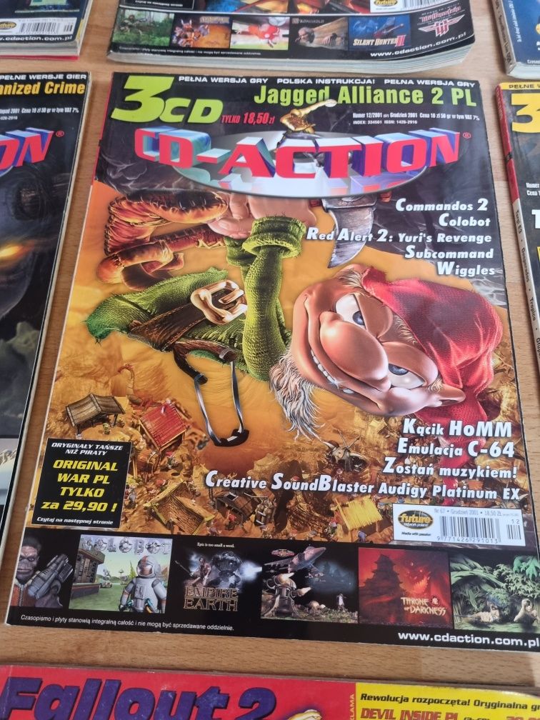 Magazyn CD-ACTION,  2001 rok , 12 numerów , stan dobry .