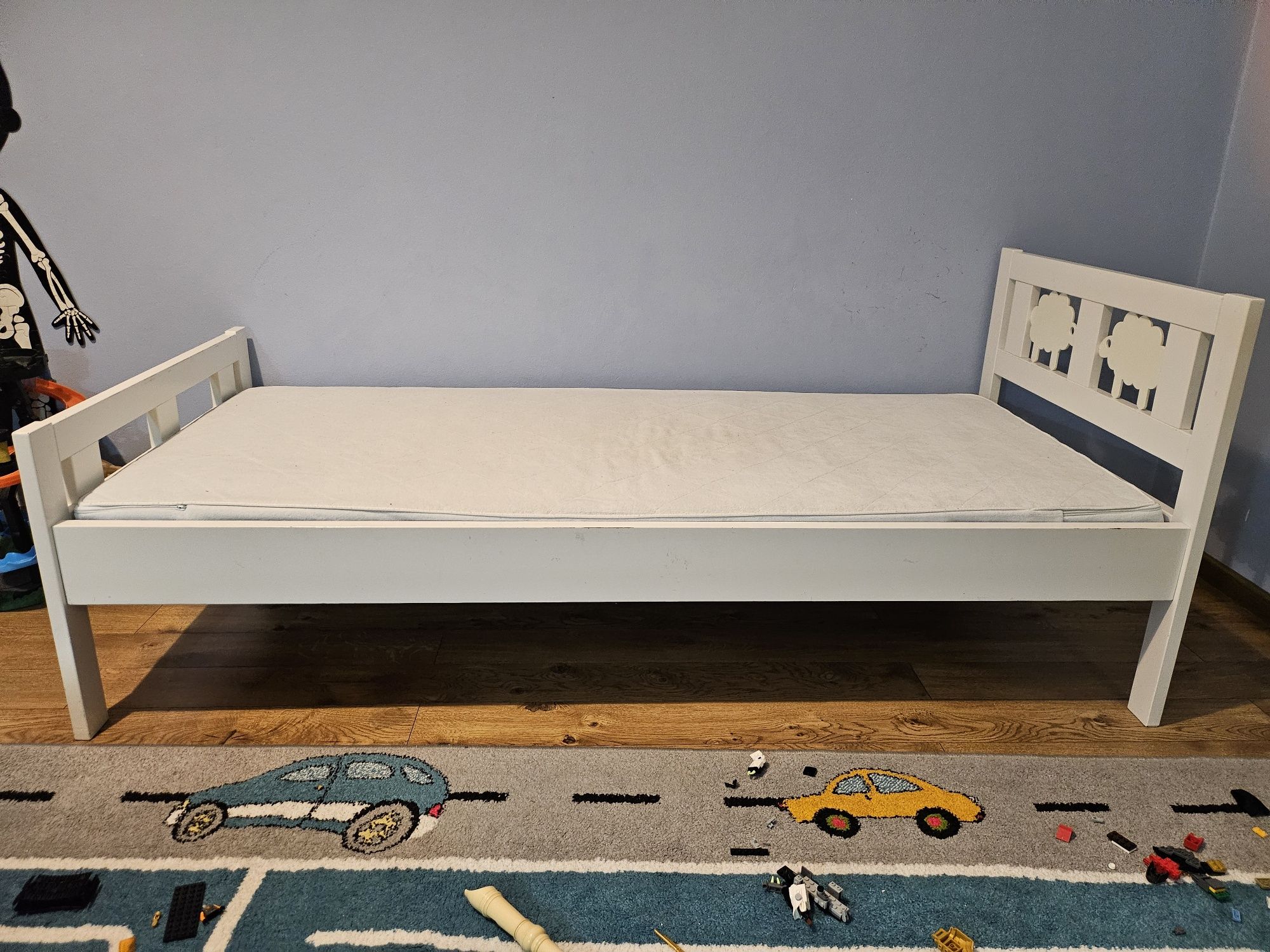Łóżko Ikea z materacem