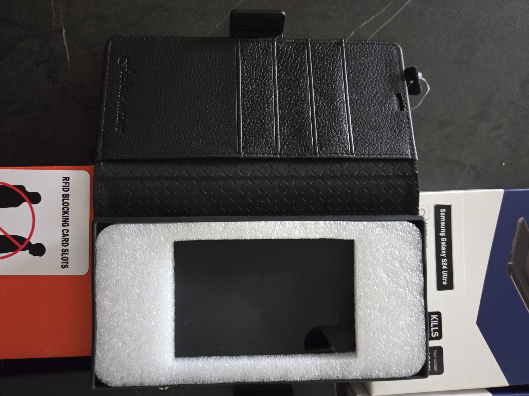 Etui skórzane Samsung Galaxy S 24ultra +dwie folie na ekran