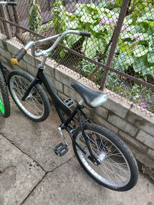 Два велосипеда подростковый