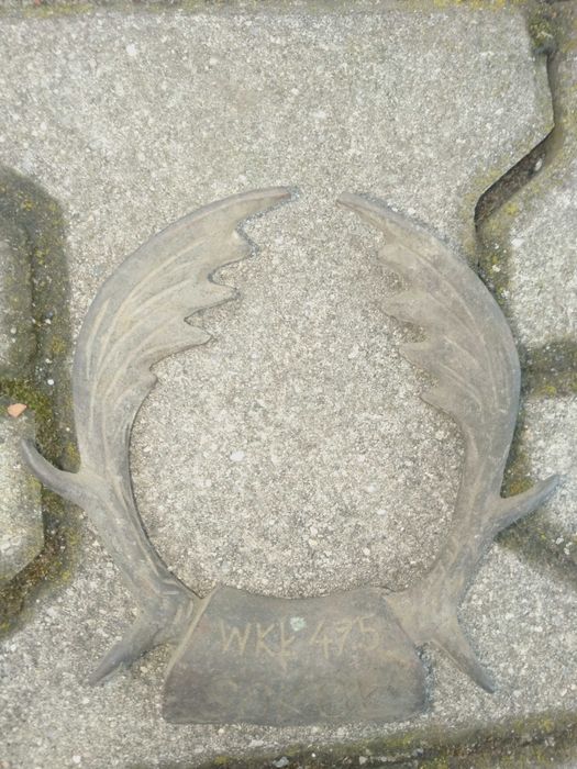 Rogi jelenia odlew z mosiądzu z czasów PRL-u. Sygnowany.