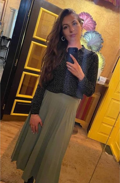 Юбка плісерована і блузка в горошок