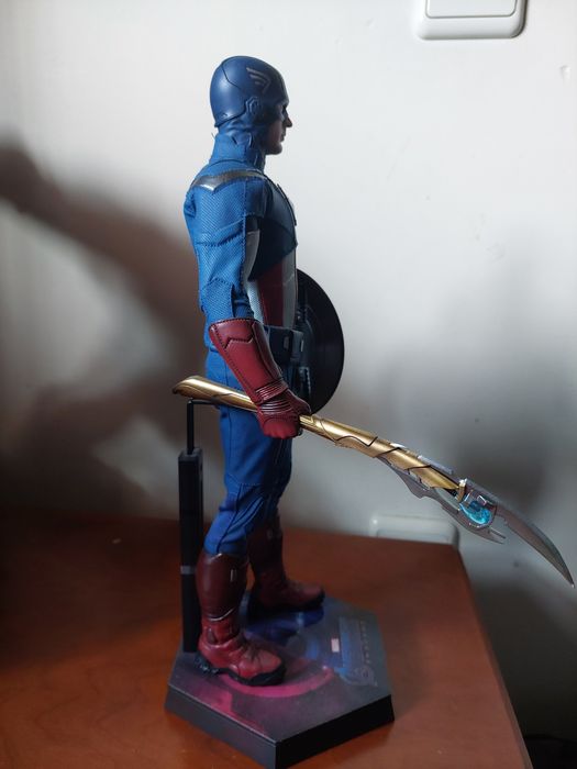 Hot Toys Captain America (2012 version)