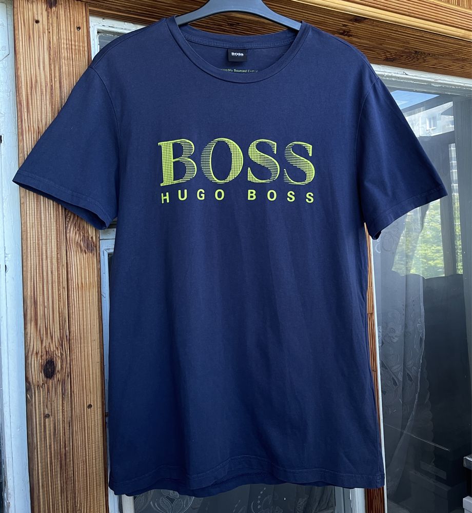 Футболка Hugo Boss (размер L/XL)