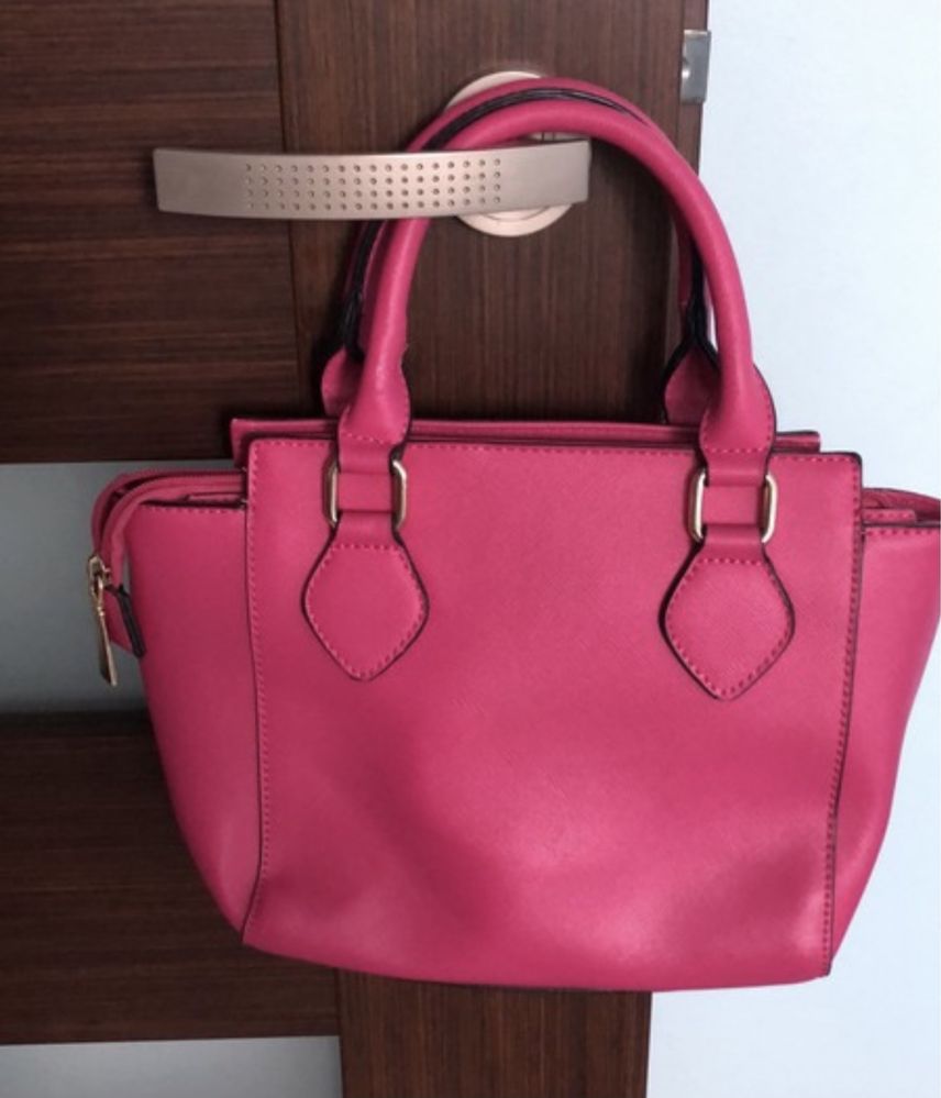 Nowa piękna torebka różowa