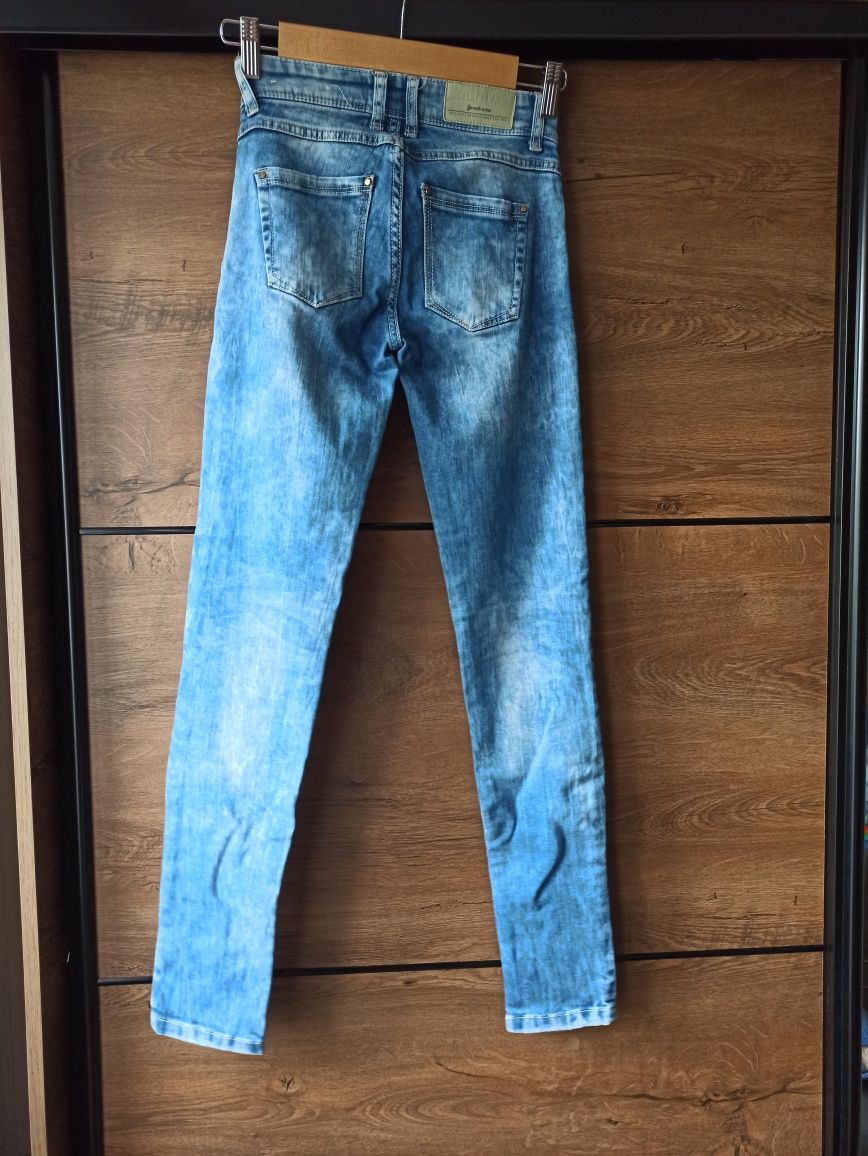 Spodnie jeansowe Stradivarius, 32