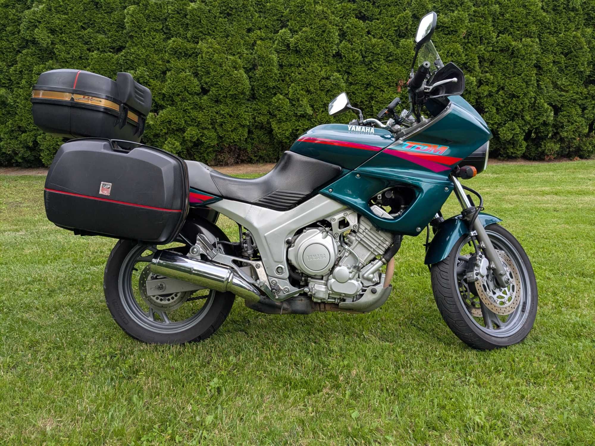 Sprzedam piękną Yamahę TDM 850 cm3, szosowo turystyczny klasyk!