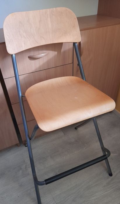 Krzesło barowe drewniane