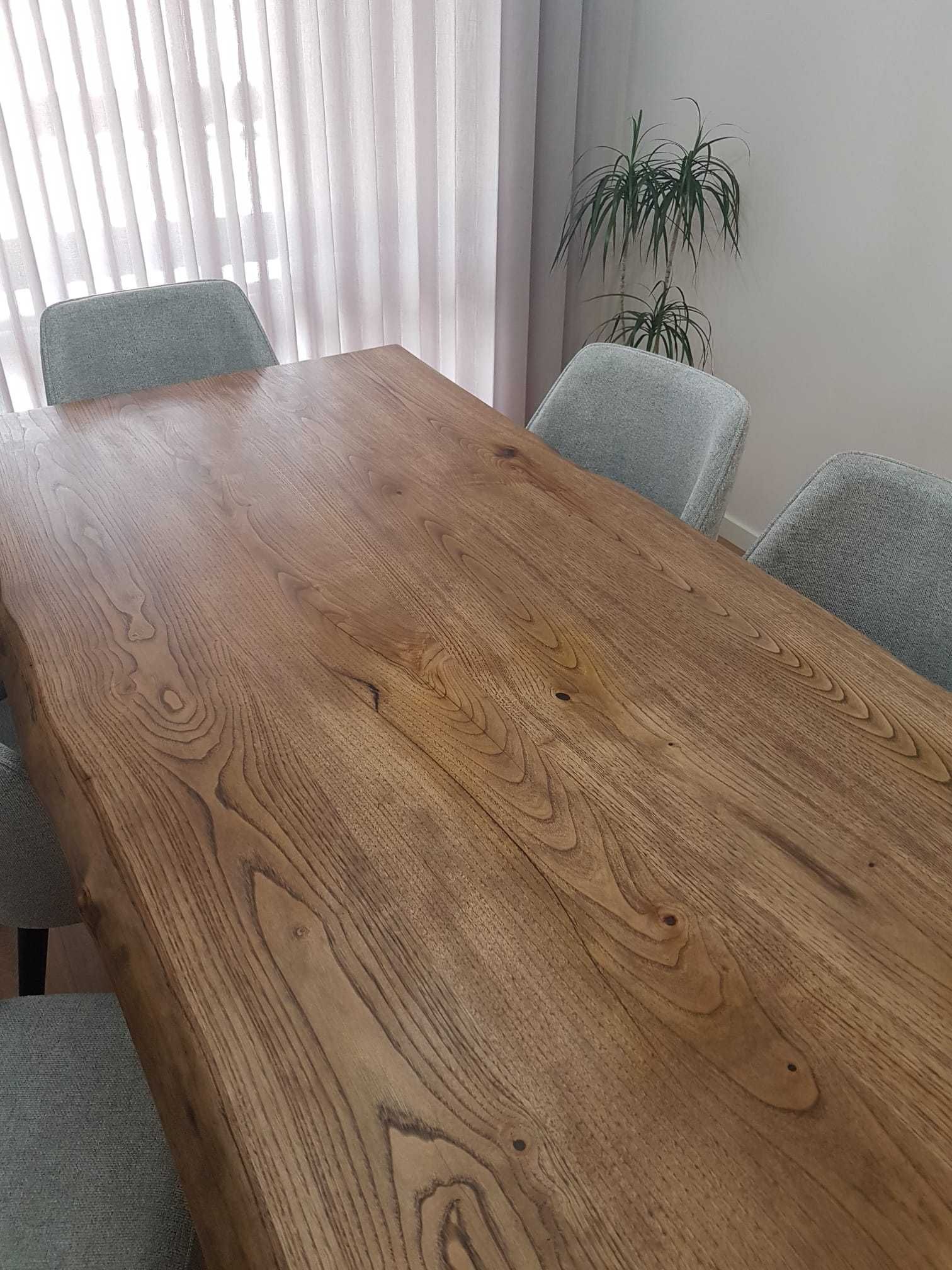 Mesa de madeira maciça em veio natural estilo industrial/rustico