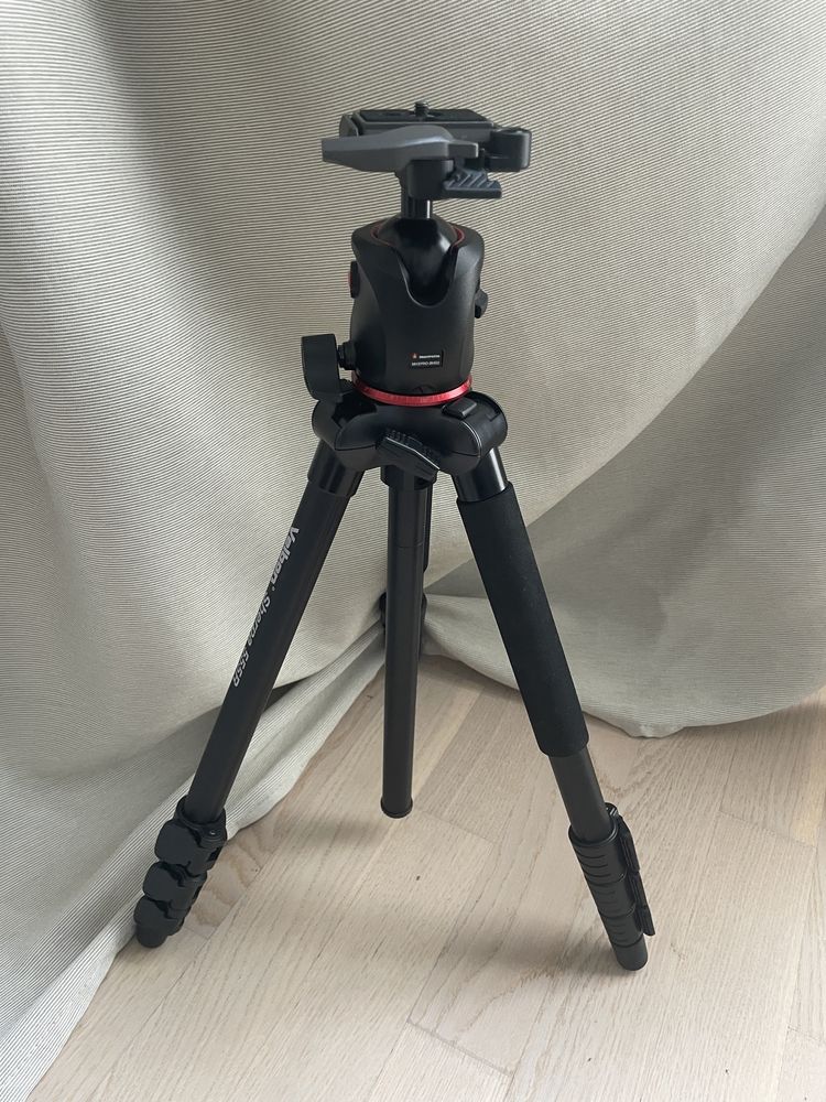 Statyw Velbon z głowicą Manfrotto