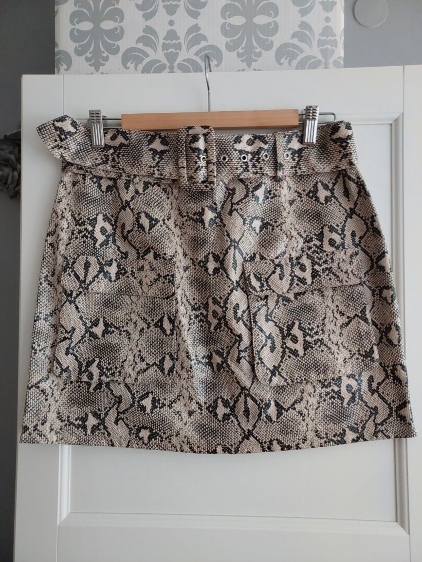 Spódnica Boohoo imitacja skóry węża L/40/12