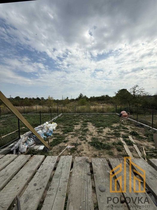 Продаж 2-поверхового дуплексу, Садовий