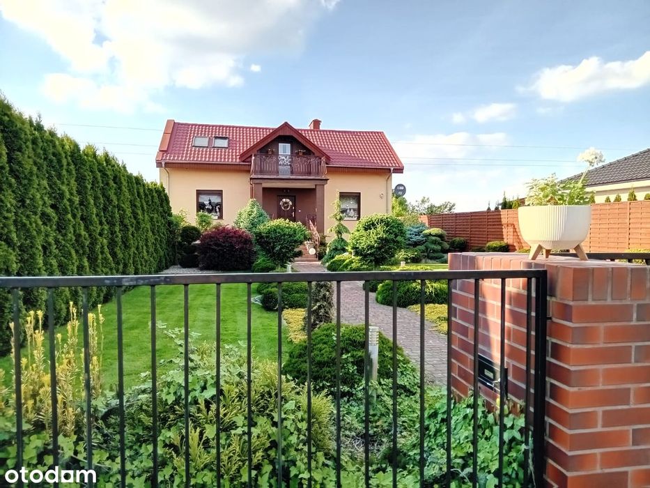 Dom jednorodzinny z pięknym ogrodem