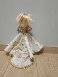 Piękna, wyjątkowa suknia z trenem dla lalki Barbie ubranko polecam :)