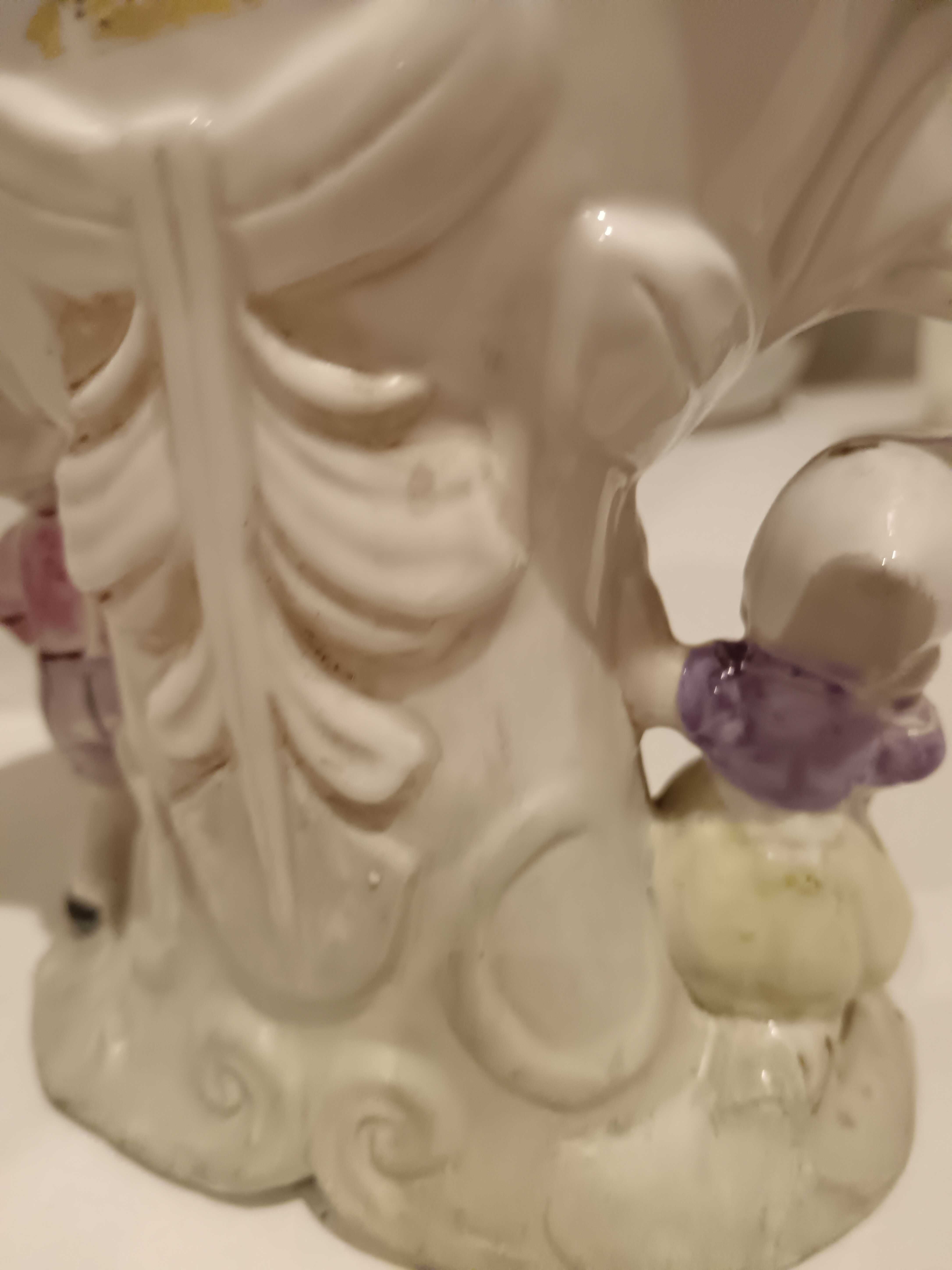 Jarra antiga em porcelana