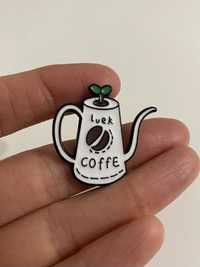 Broszka przypinka  czajnik kawa coffee