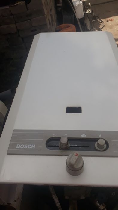 Продам срочно газовую колонку бош