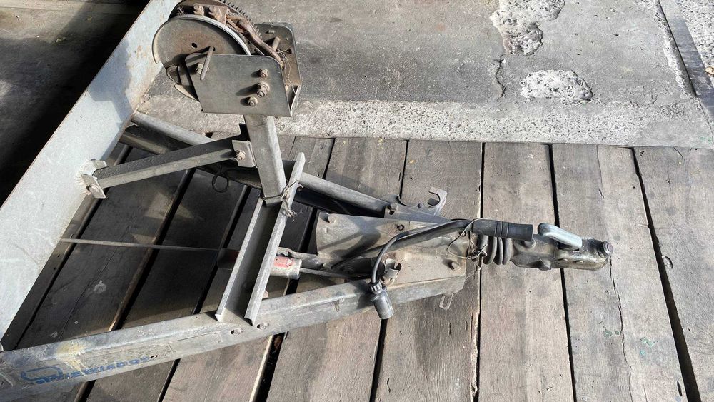 Лафет для перевезення авто