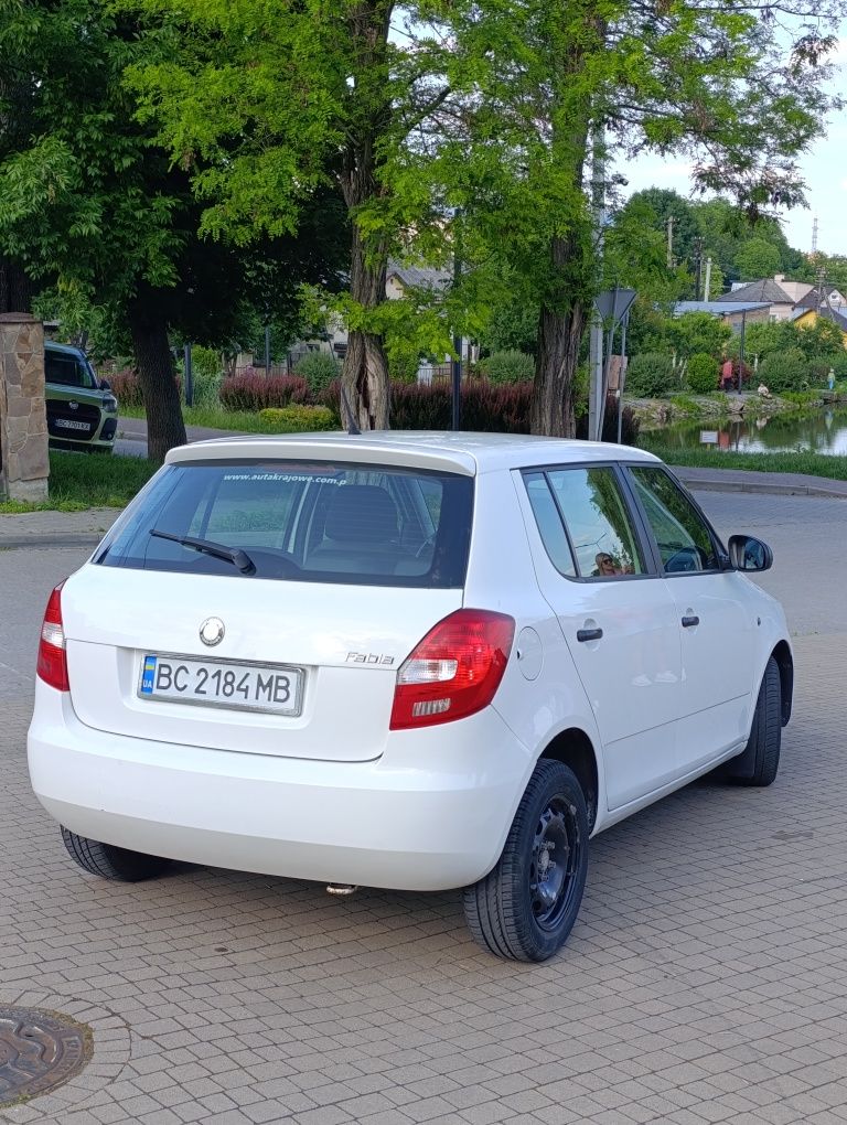Автомобіль  шкода фабія