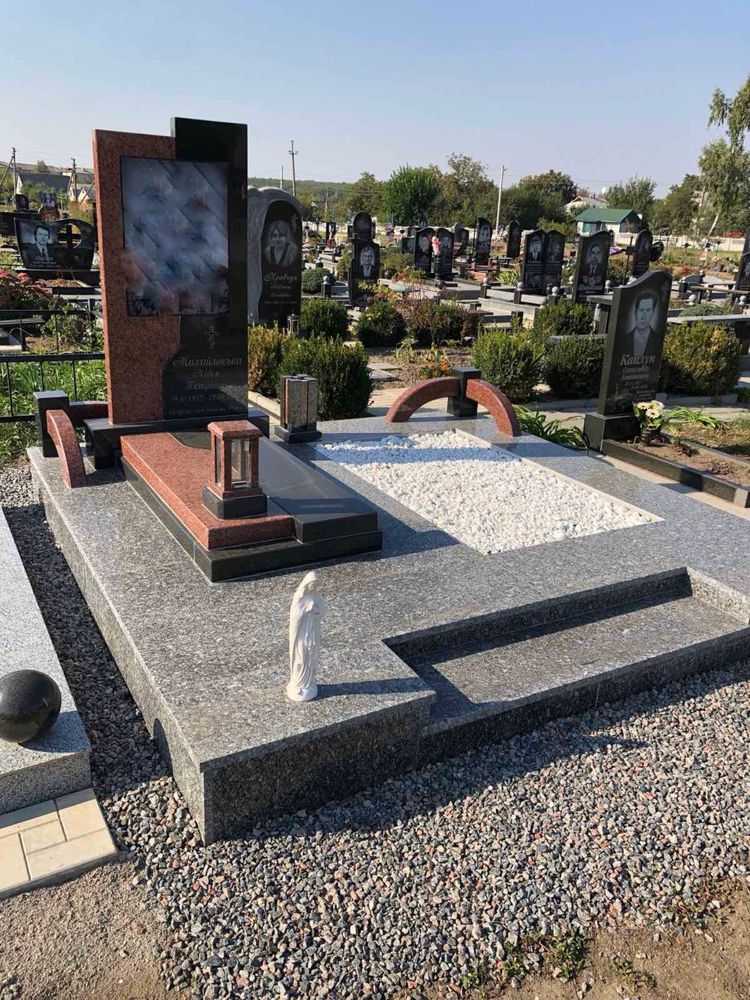 Виготовлення та встановлення памʼятників